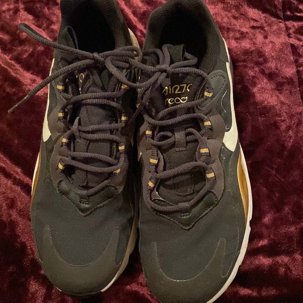 Nike Air270 React